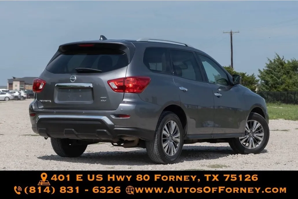 2020 Nissan Pathfinder SV photo 1