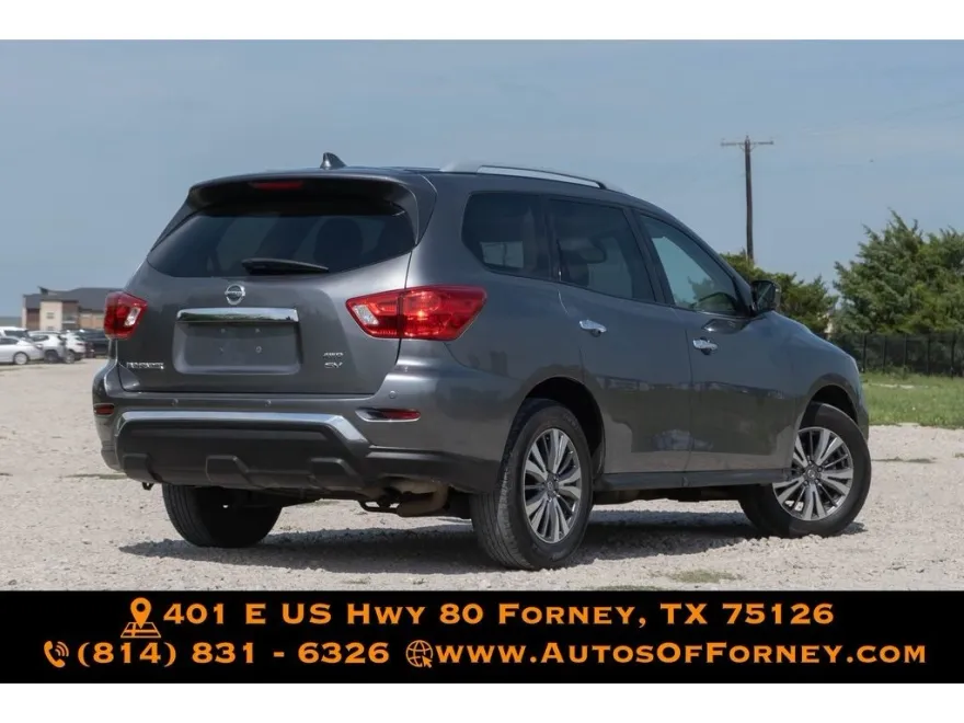 2020 Nissan Pathfinder SV photo 1