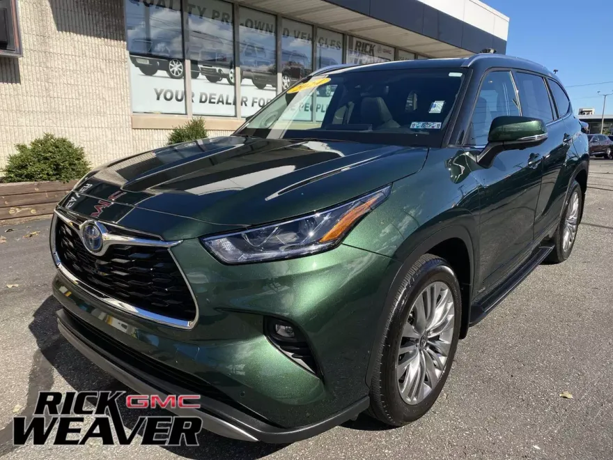 2024 Toyota Highlander Hybrid Platinum photo 1