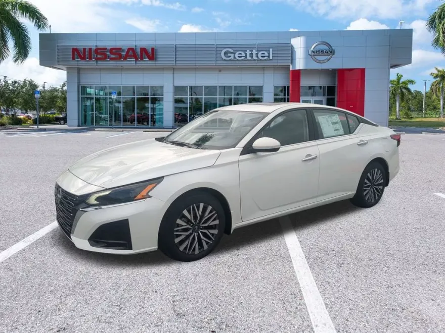 2025 Nissan Altima SV photo 1