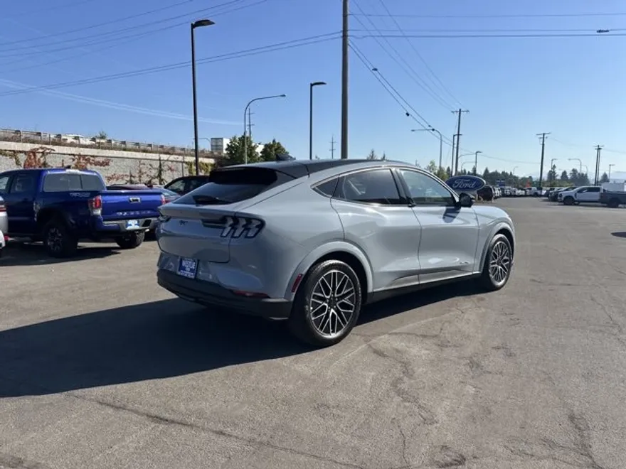 2025 Ford Mustang Mach-E Premium photo 1