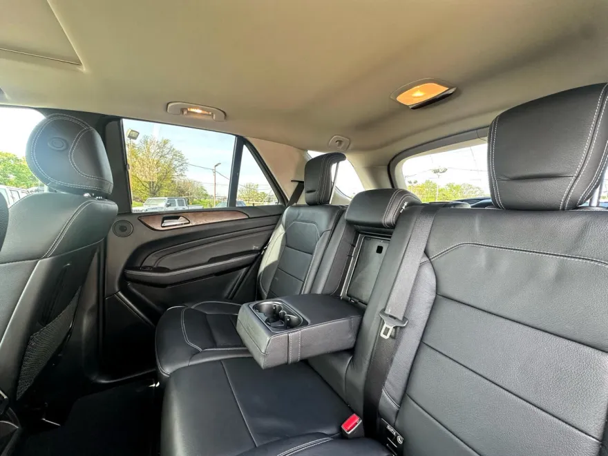 2015 Mercedes Benz ML 4MATIC 350 photo 34