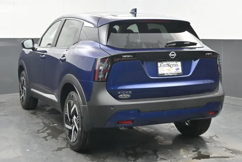 2025 Nissan Kicks SV photo 1