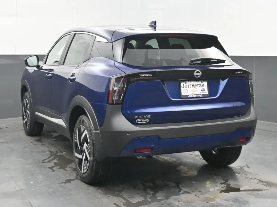 2025 Nissan Kicks SV photo 1