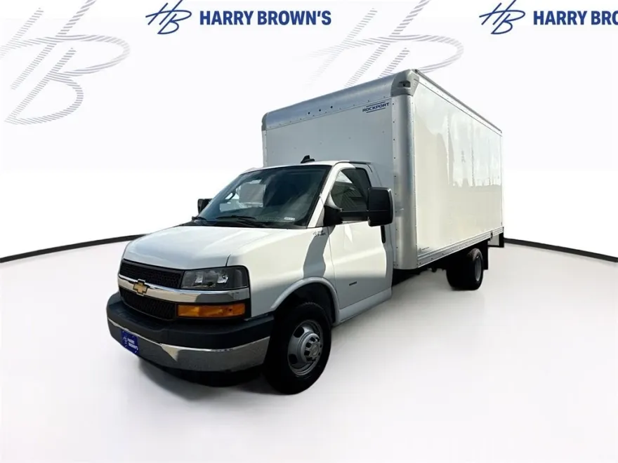 2025 Chevrolet Express Cutaway 3500 photo 1