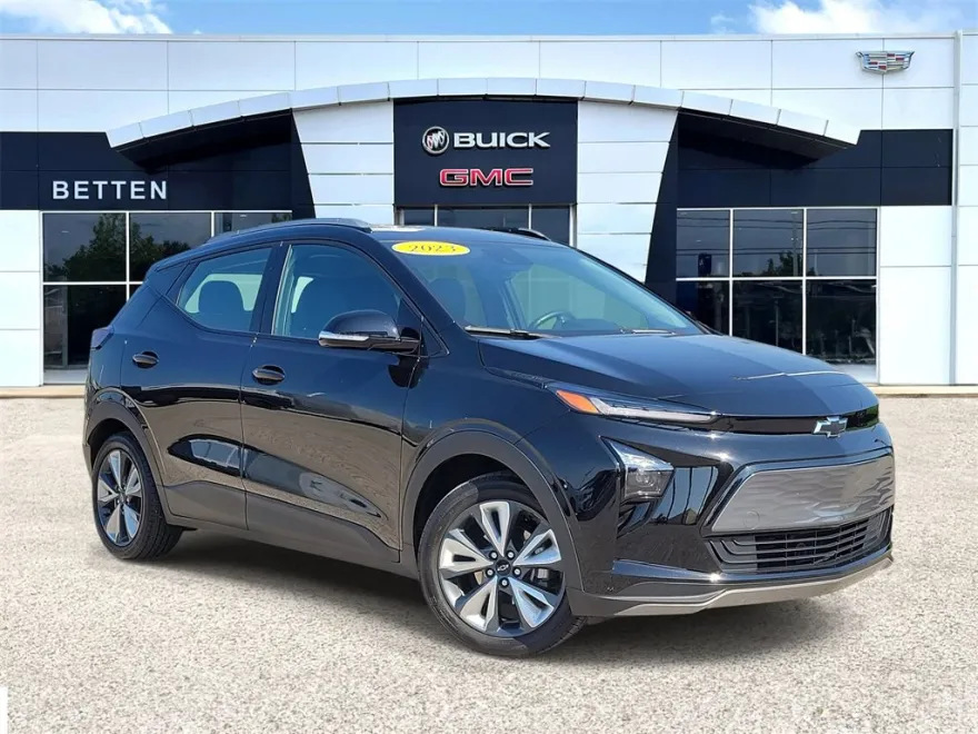 2023 Chevrolet Bolt EUV photo 1