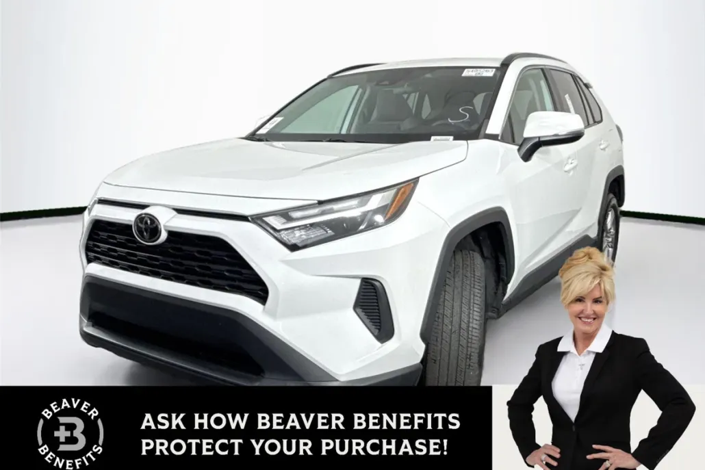2022 Toyota RAV4 XLE photo 1