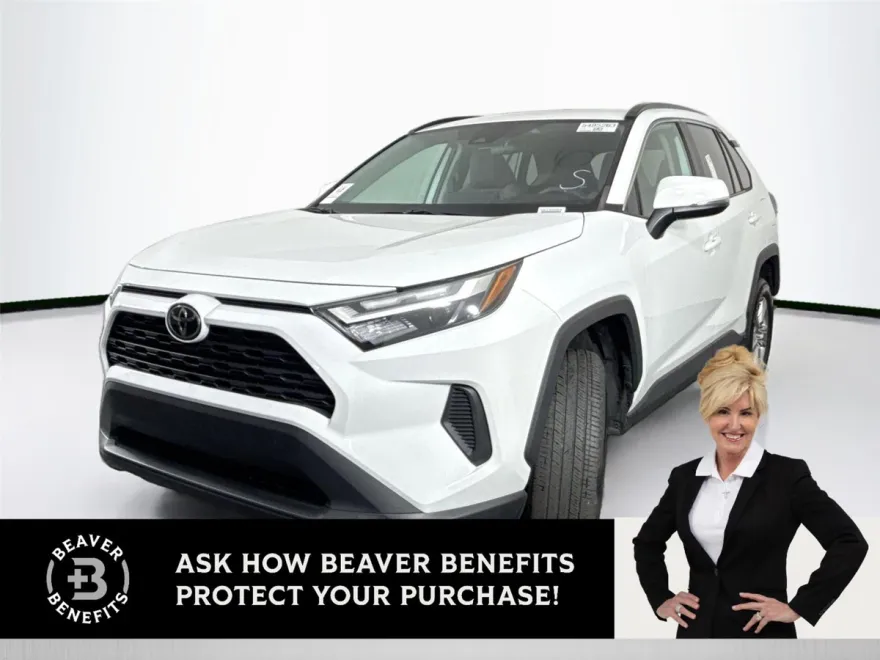 2022 Toyota RAV4 XLE photo 1