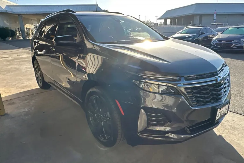 2023 Chevrolet Equinox RS photo 1