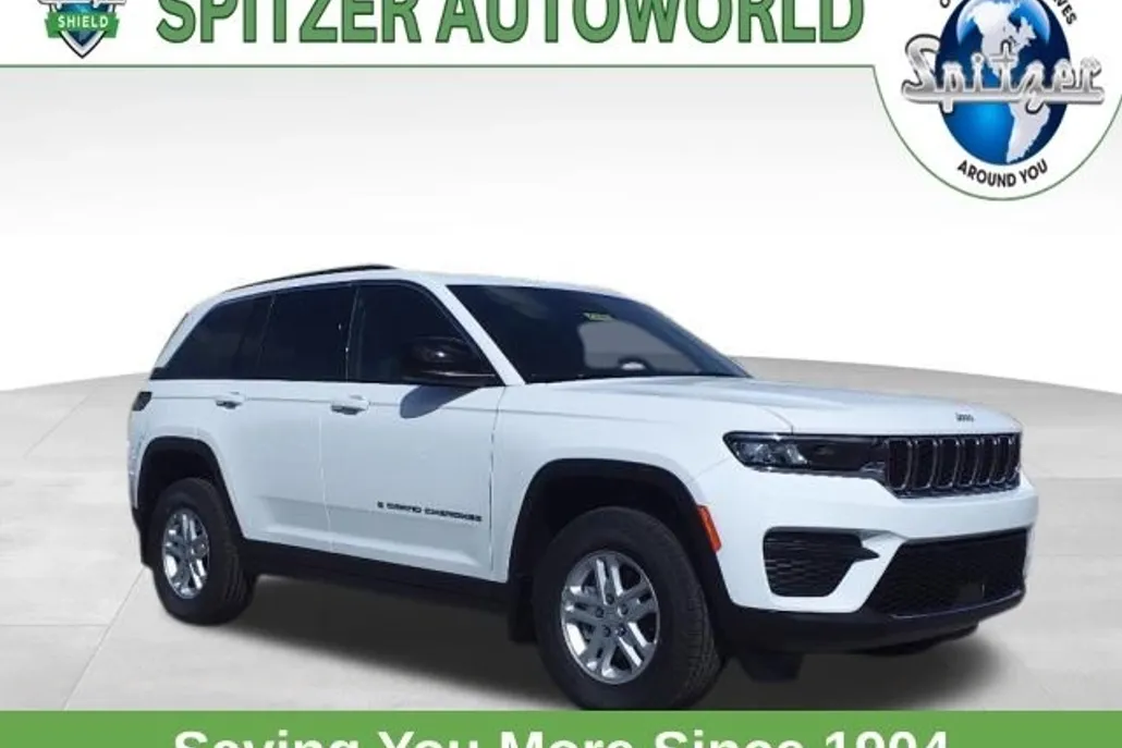 2025 Jeep Grand Cherokee Laredo photo 1