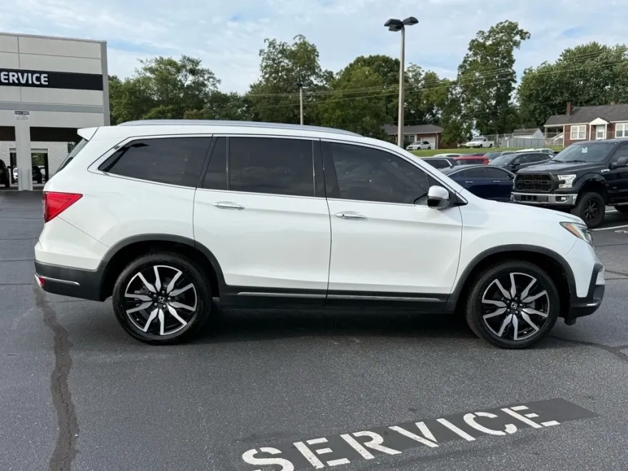 2020 Honda Pilot Touring photo 1