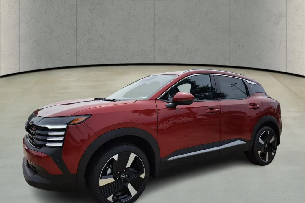 2025 Nissan Kicks SR photo 1