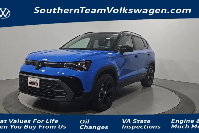 2025 Volkswagen Taos SE photo 1