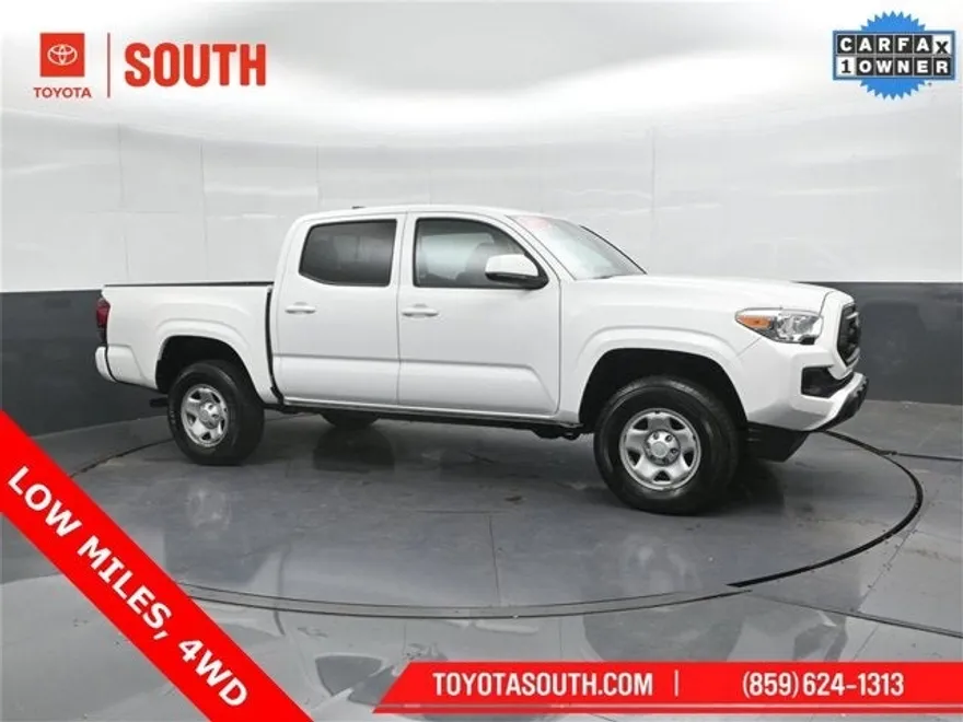 2022 Toyota Tacoma 4x4 SR photo 1