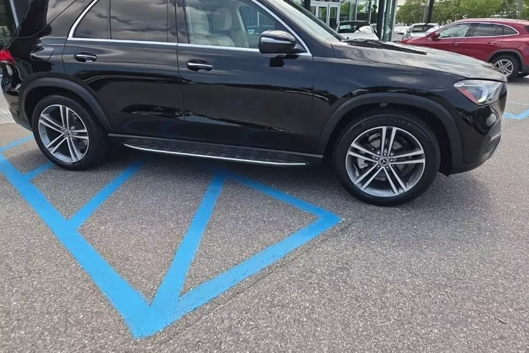 2022 Mercedes Benz GLE 350 photo 1