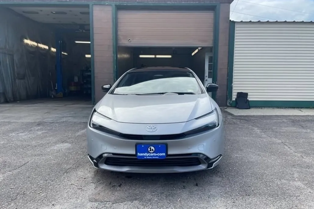 2024 Toyota Prius Limited photo 1