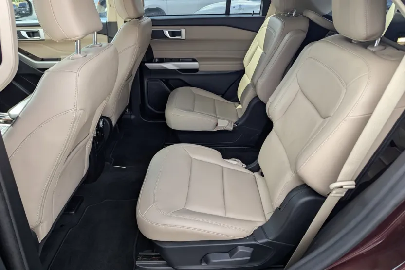 2022 Ford Explorer XLT photo 1