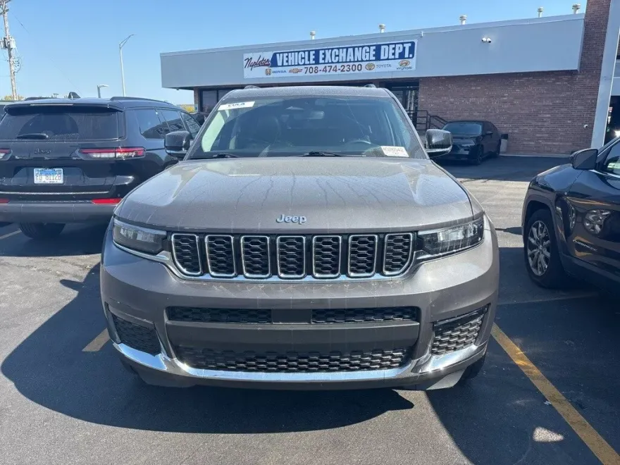 2022 Jeep Grand Cherokee Limited photo 1