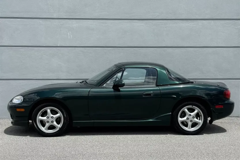 2000 Mazda MX-5 Miata Miata photo 1