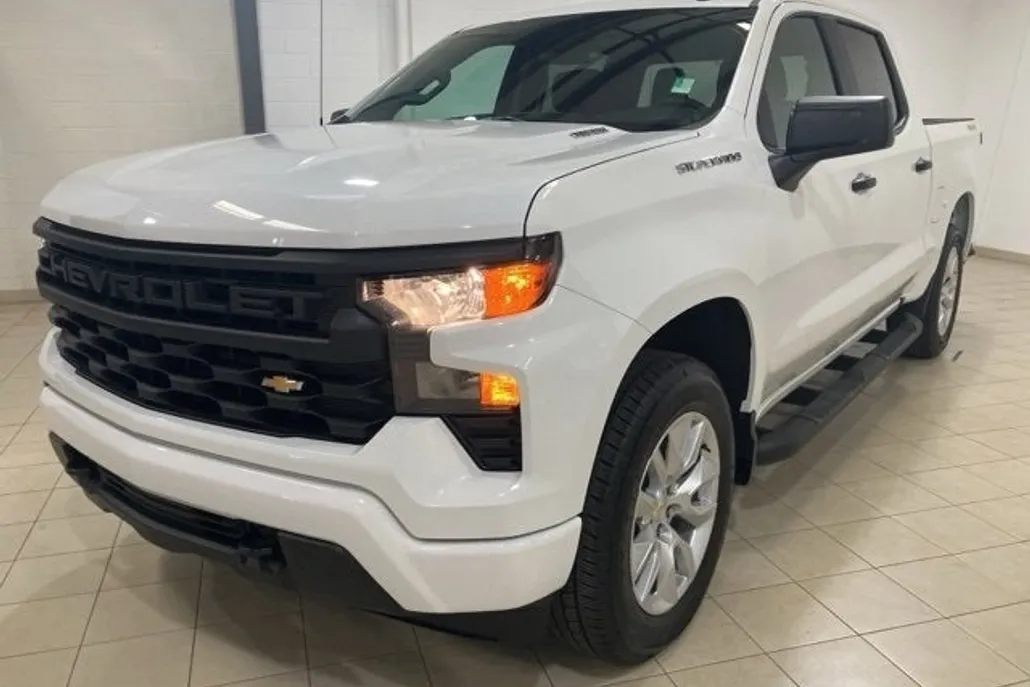 2026 Chevrolet Silverado 1500 Custom photo 1