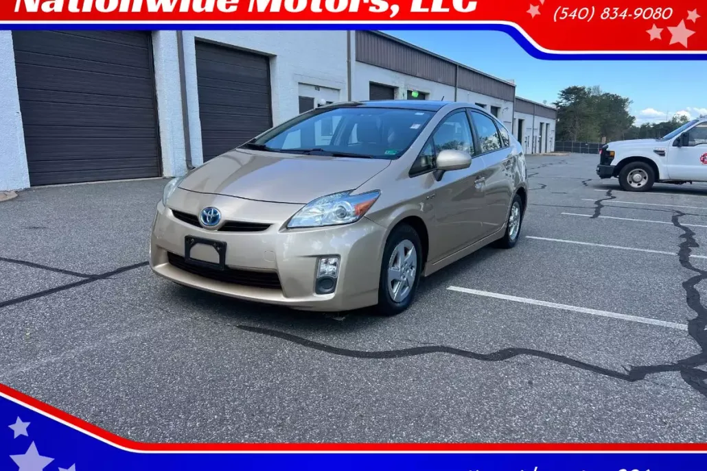 2010 Toyota Prius Two photo 1