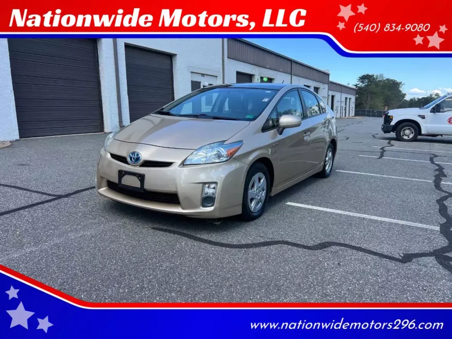 2010 Toyota Prius Two photo 1