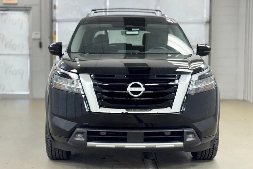 2023 Nissan Pathfinder SL photo 1