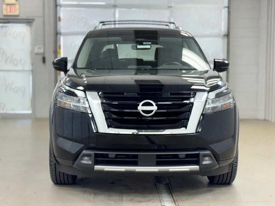 2023 Nissan Pathfinder SL photo 1