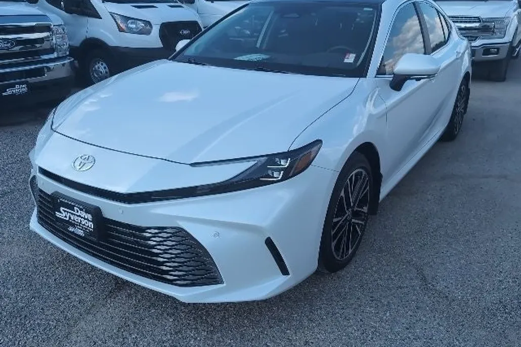 2025 Toyota Camry XSE photo 1