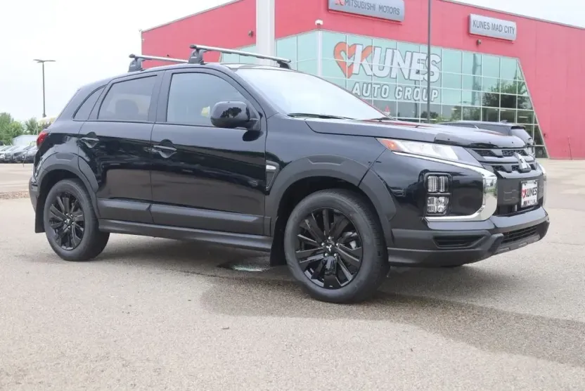 2025 Mitsubishi Outlander Sport ES SE LE photo 1