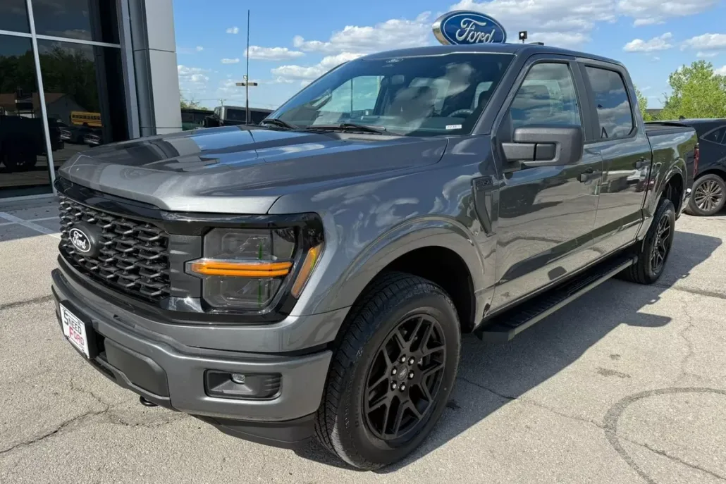 2025 Ford F-150 STX photo 1