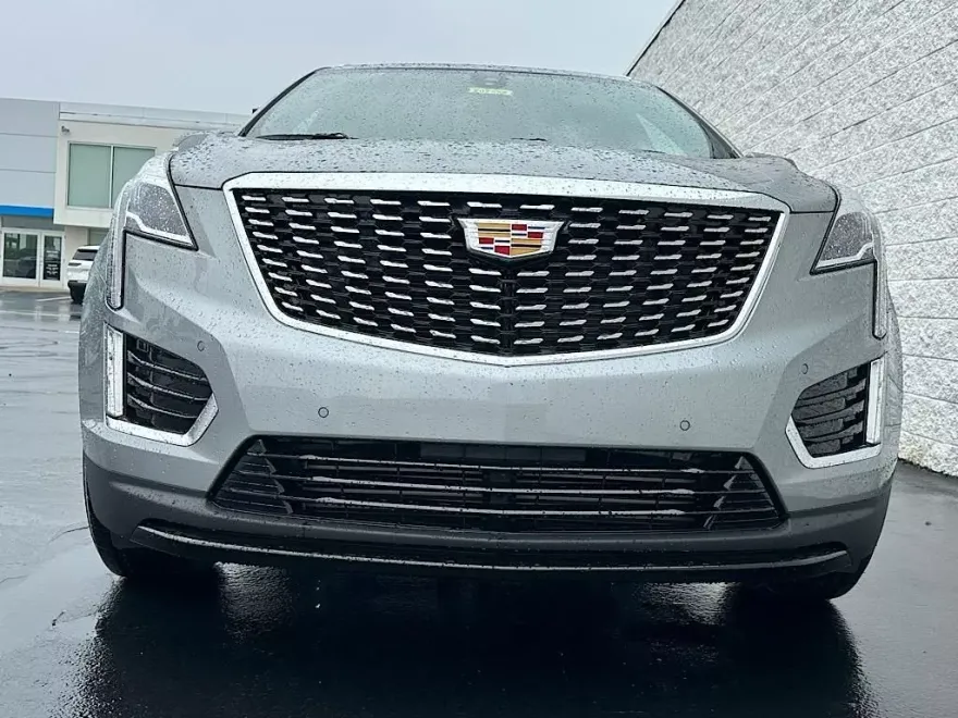 2025 Cadillac XT5 Luxury photo 1