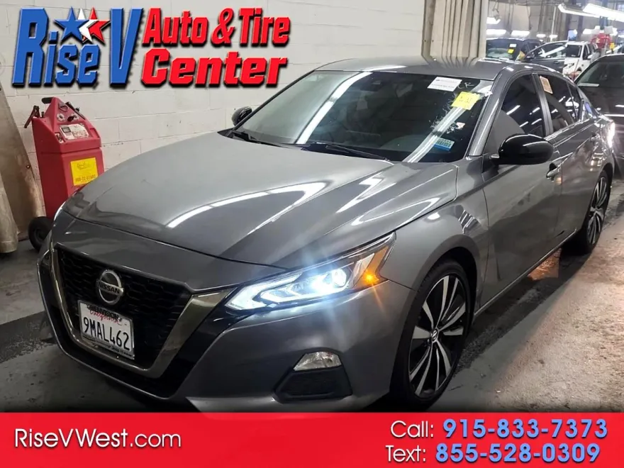 2021 Nissan Altima 2.5 SR photo 1