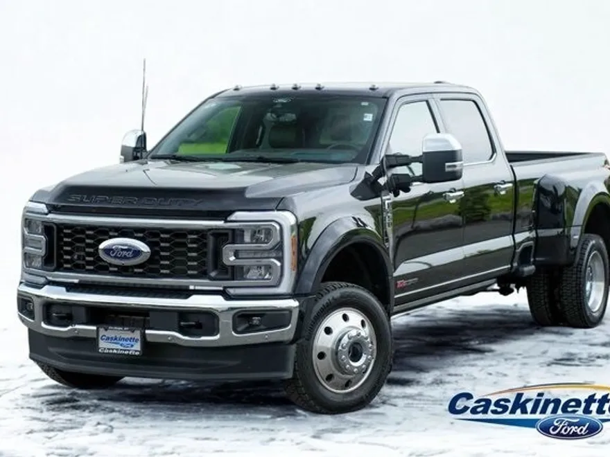 2025 Ford F-450 King Ranch photo 1