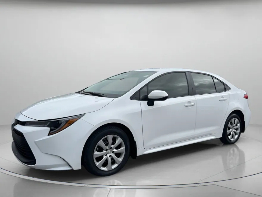 2025 Toyota Corolla LE photo 1