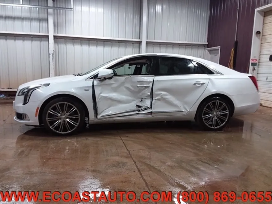 2019 Cadillac XTS Luxury photo 1