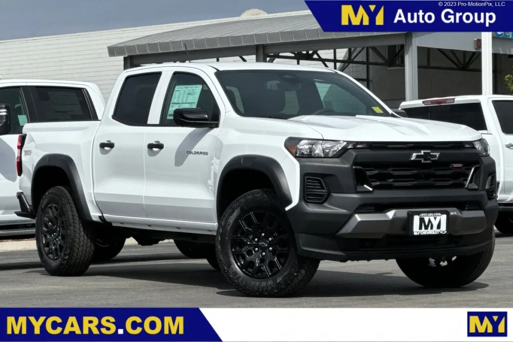 2026 Chevrolet Colorado Trail Boss photo 1