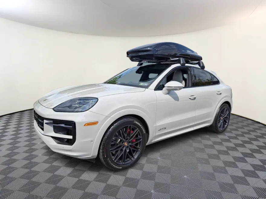2025 Porsche Cayenne Coupe GTS photo 1