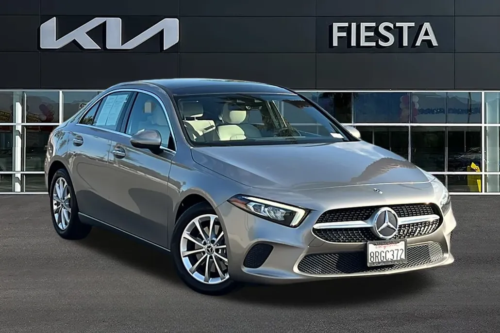 2020 Mercedes Benz A 220 photo 1