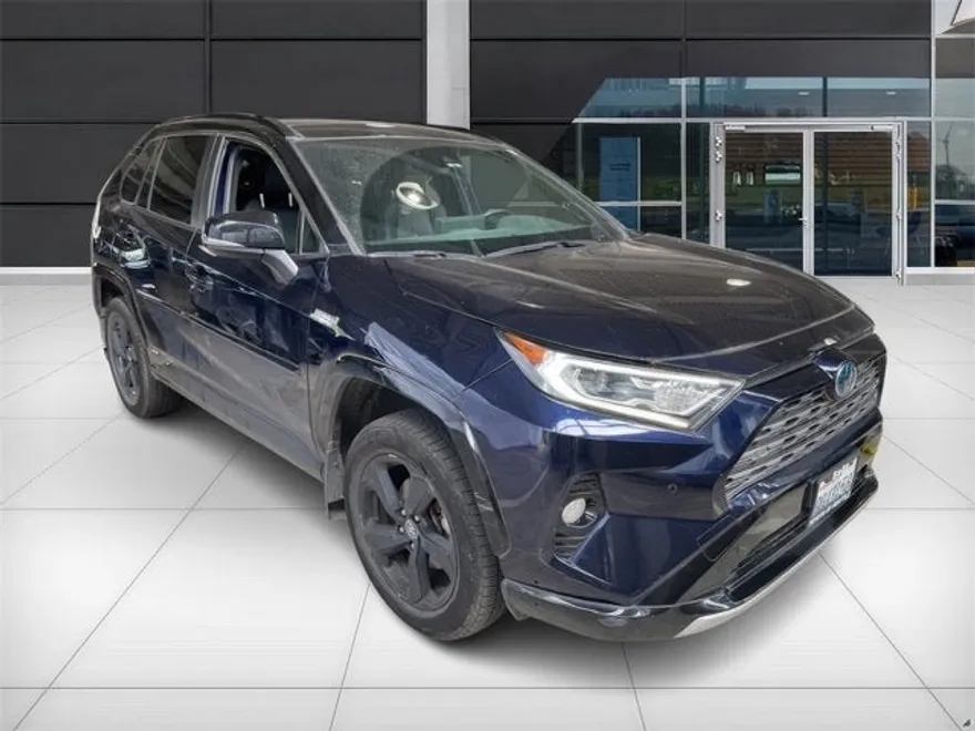 2019 Toyota RAV4 Hybrid XSE photo 1