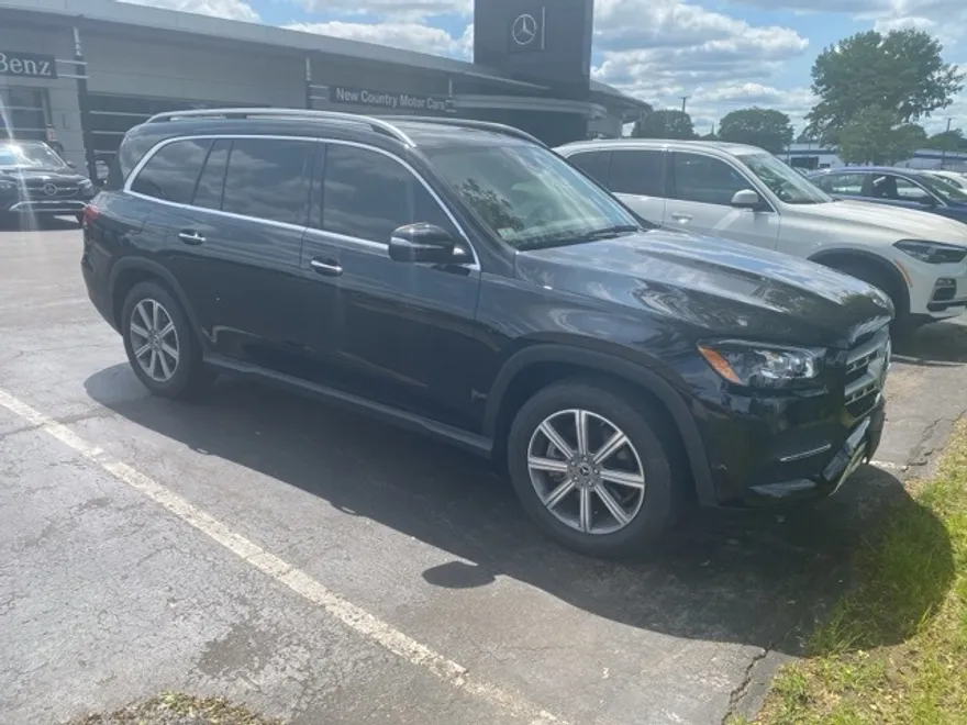 2023 Mercedes Benz GLS 450 4MATIC photo 1