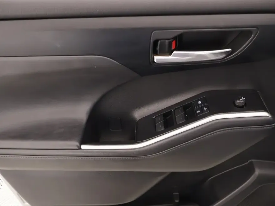 2021 Toyota Highlander XLE photo 1
