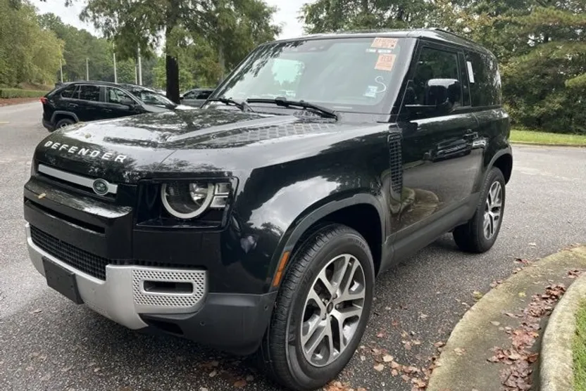 2023 Land Rover Defender S photo 1