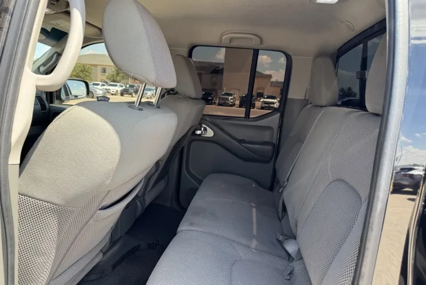 2014 Nissan Frontier S photo 1