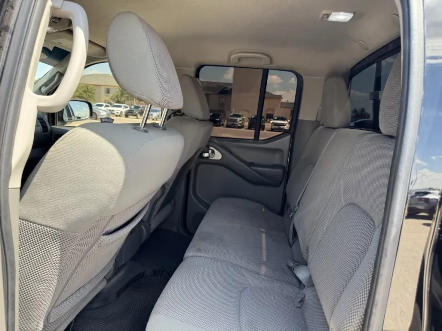 2014 Nissan Frontier S photo 1