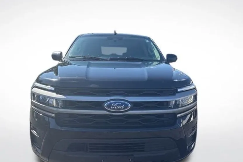 2023 Ford Expedition XLT MAX photo 1