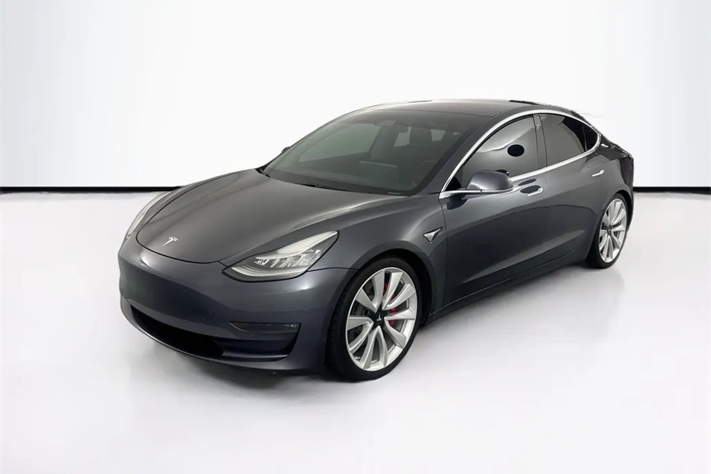 2018 Tesla Model 3 Long Range photo 1