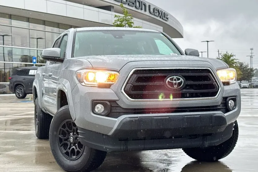 2021 Toyota Tacoma SR5 V6 photo 1