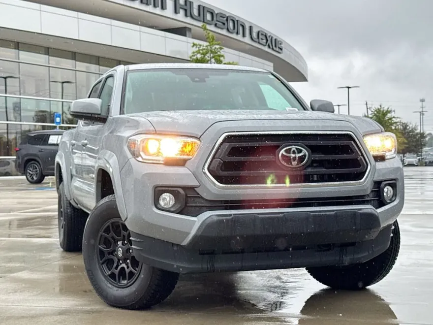 2021 Toyota Tacoma SR5 V6 photo 1