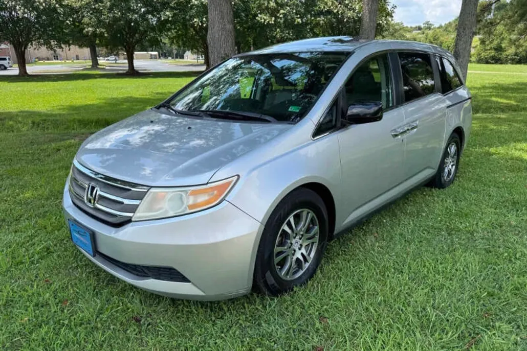 2013 Honda Odyssey EX-L photo 1
